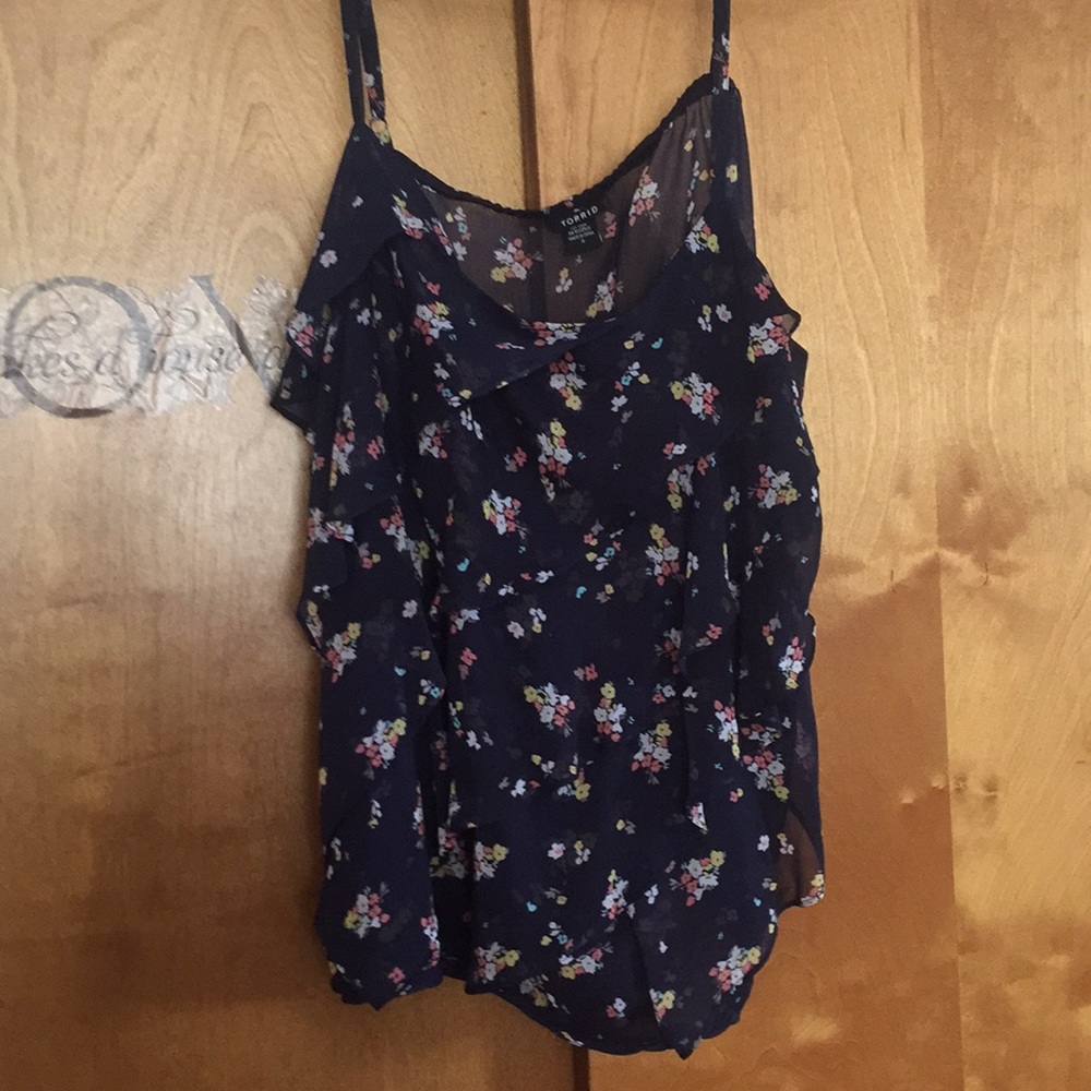 “So mad this doesn’t fit me” cami